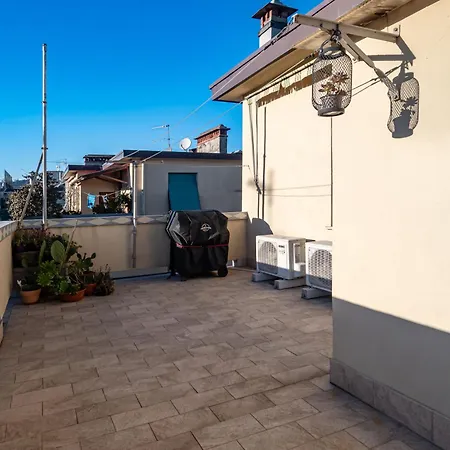 The Sailor's Terrace - Cozy Apt! Апартаменты