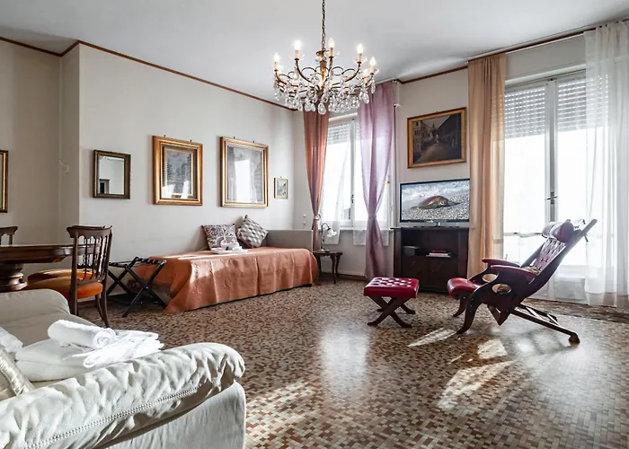 Guesthost - The Sailor's Terrace - Cozy Apt! *